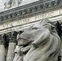 Photo of lion statue in front of the New York Public Library